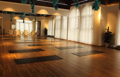 练习瑜伽怎样热身