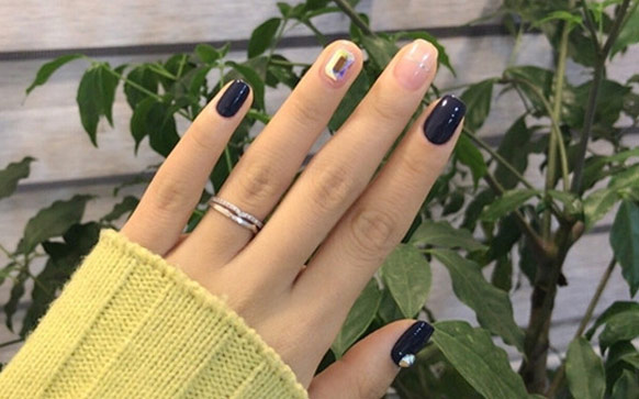 法式线条美甲怎么做