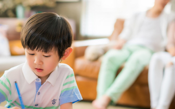 促进宝宝想象力发展的亲子游戏