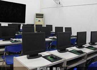 東方博立電腦室