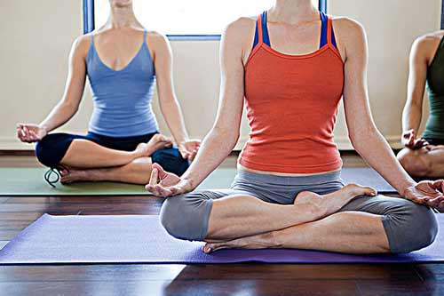 缓解腰痛的瑜伽锻炼方法2