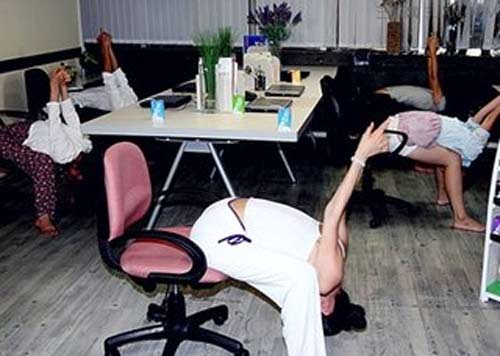 在办公室怎样练瑜伽