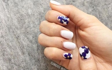 美甲白合花的畫法
