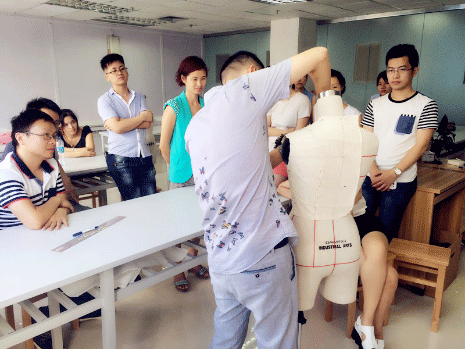 深圳服装设计培训学历班——立体裁剪示范