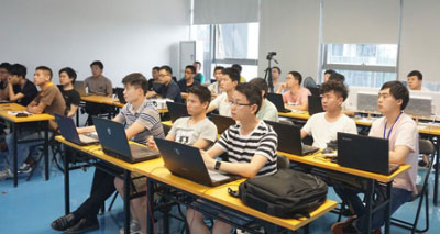 犀靈工業(yè)機(jī)器人培訓(xùn)課堂圖片