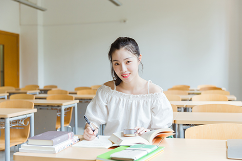 精講點(diǎn)撥，減輕學(xué)習(xí)負(fù)擔(dān)