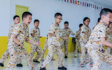 軍事訓練