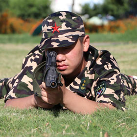 軍事夏令營