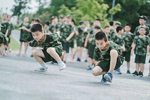 封閉式管理