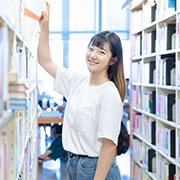 中美教材編寫