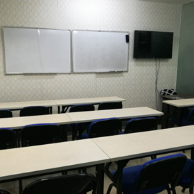 宽敞教室