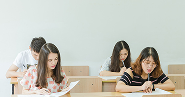 在校大學(xué)生