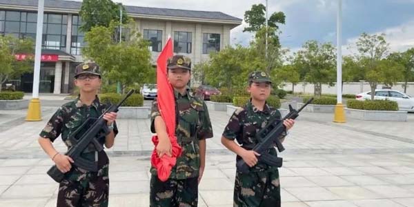 軍事晨練