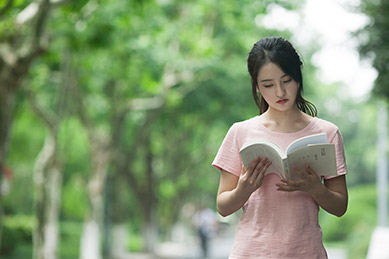 看書