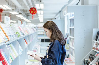 圖書館學習英語