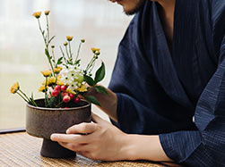 喜歡花藝和手工