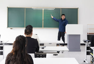 知飛無人機培訓