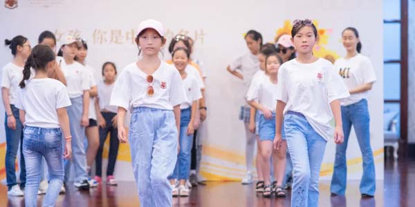 小淑女成長(zhǎng)記