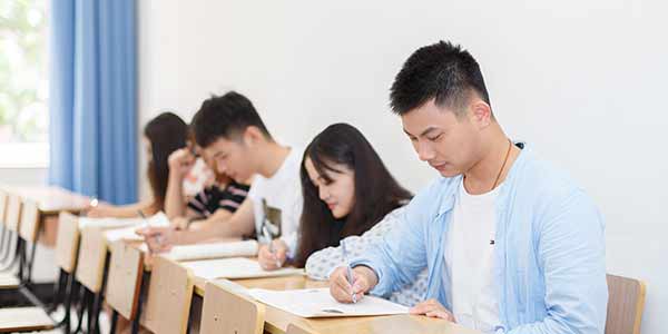 考試現(xiàn)場