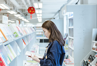 圖書館看書