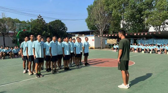 武漢宇凰軍訓(xùn)