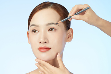 對美妝、時尚行業感興趣的學生和職場人士。