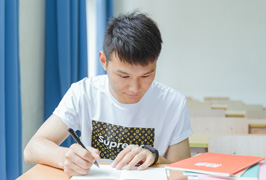 現(xiàn)在考前沖刺IGCSE的學(xué)生