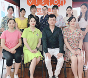遠(yuǎn)景教育師資合影