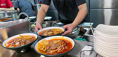 襄陽(yáng)牛肉面制作過程