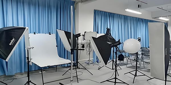 巨量新途攝影器材室