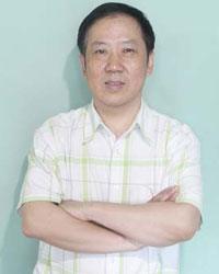 秦利平