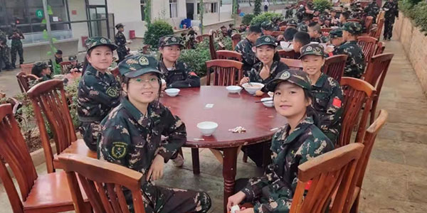 征服者學員聚餐