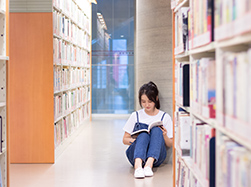 圖書館看書