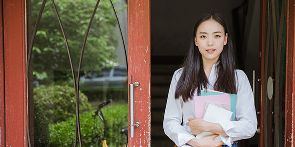 女大學(xué)生