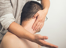 脖子推拿
