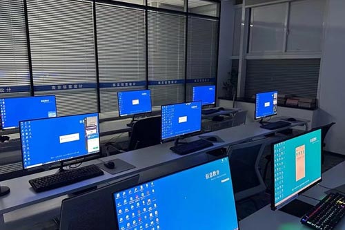 課室
