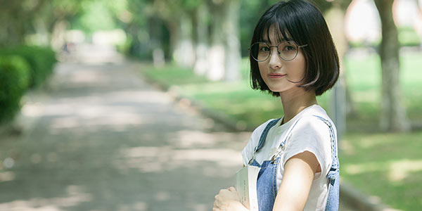 女大學(xué)生