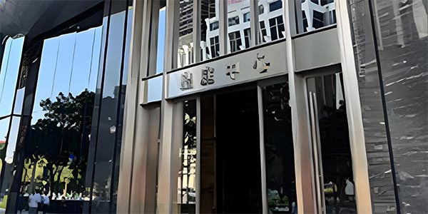 樓下環(huán)境