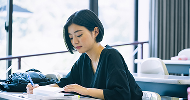 想深造轉(zhuǎn)型或提升職業(yè)發(fā)展的職場(chǎng)人士