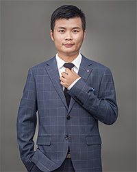 李新新