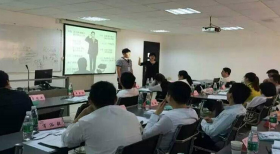 陳彥斯曼禮儀機(jī)構(gòu)簡(jiǎn)介