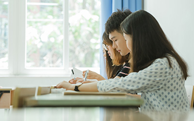 日語(yǔ)口語(yǔ)表達(dá)時(shí)總是卡頓怎樣提升流利度？