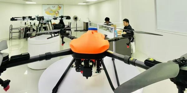 無人機