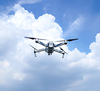 無人機空中飛行