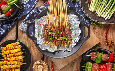 模擬店鋪環(huán)境：配備模擬店鋪的教學(xué)環(huán)境并且讓學(xué)員熟悉店鋪運(yùn)營流程。