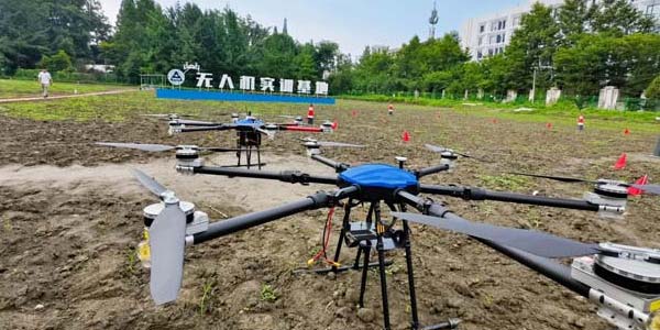 無人機飛行