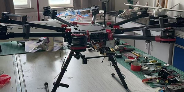 無人機