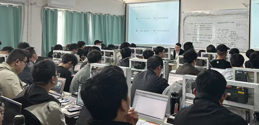 定期更新課程內(nèi)容