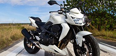 白色摩托車(chē)