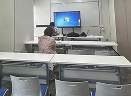 課室